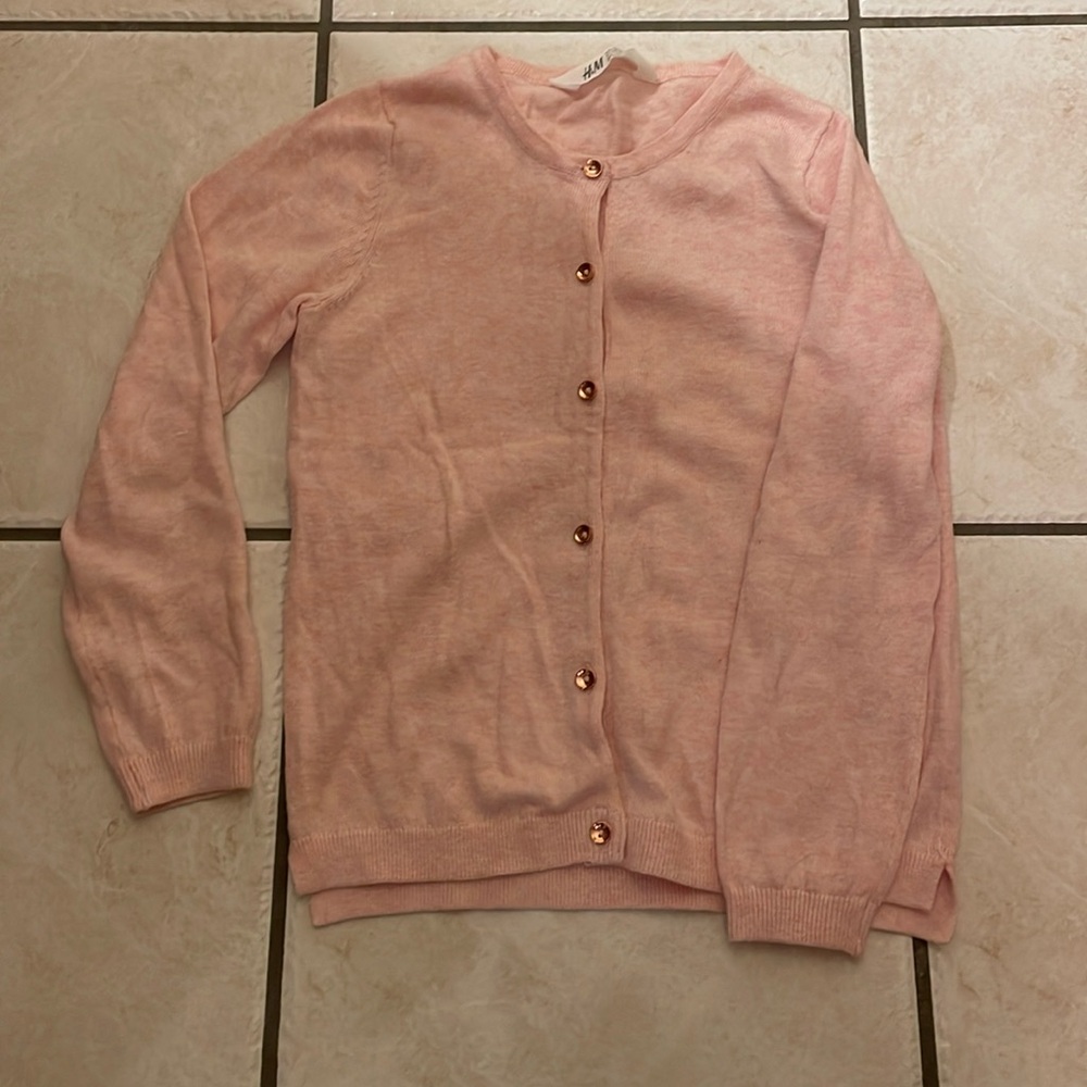 💛 H&M pink cardigan - worn once! Adorable ☺️